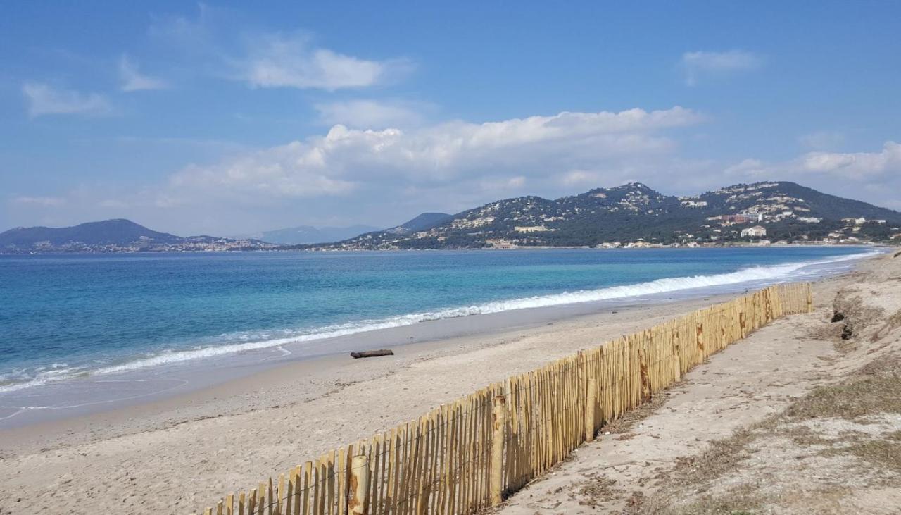 Studio Proche Port Et Plages, Piscine 히에레 외부 사진