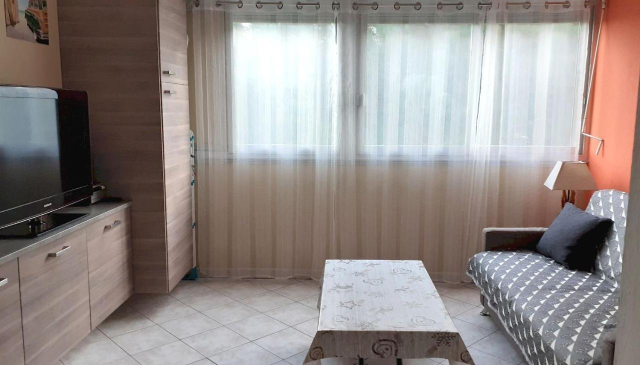 Studio Proche Port Et Plages, Piscine 히에레 외부 사진