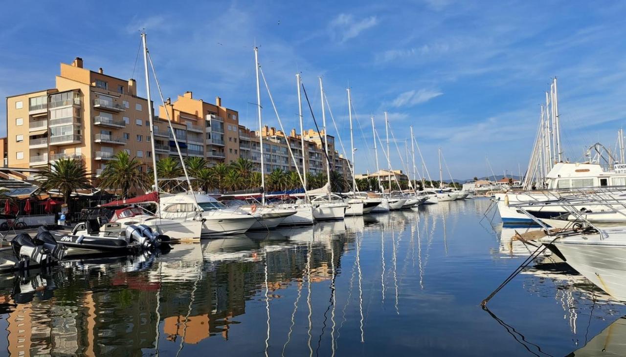 Studio Proche Port Et Plages, Piscine 히에레 외부 사진